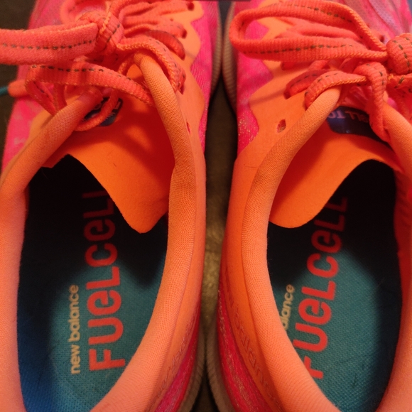 New Balance FuelCell TC Size 6 - Picture 2 of 9